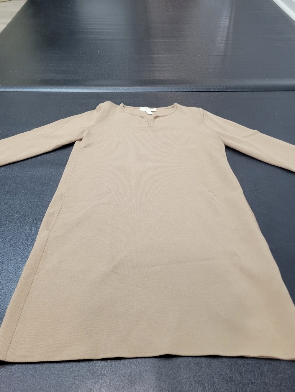 Beige Notch-Neck Ribbed Knit Shift Dress - Picture 3 of 5